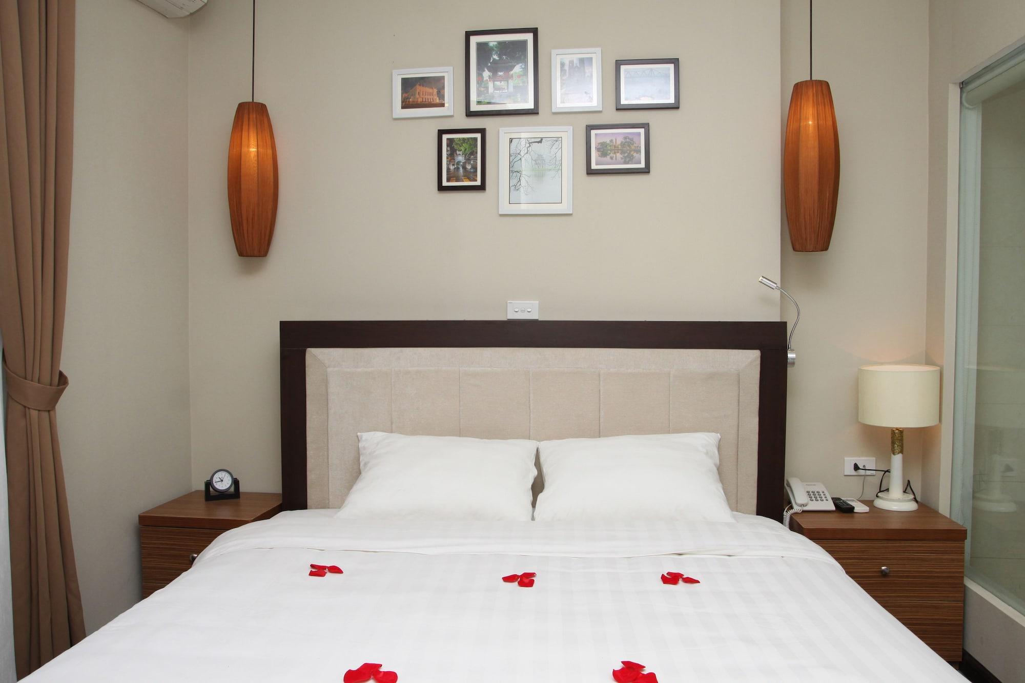 Golden Moon Suite Hotel Hanoi Buitenkant foto