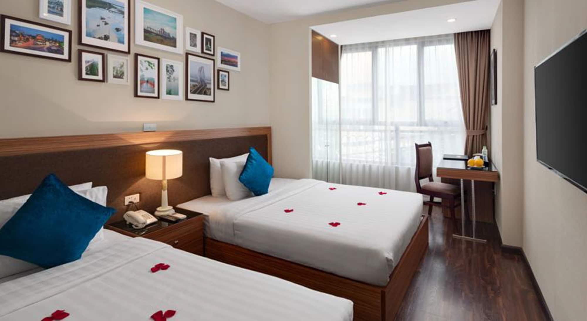 Golden Moon Suite Hotel Hanoi Buitenkant foto