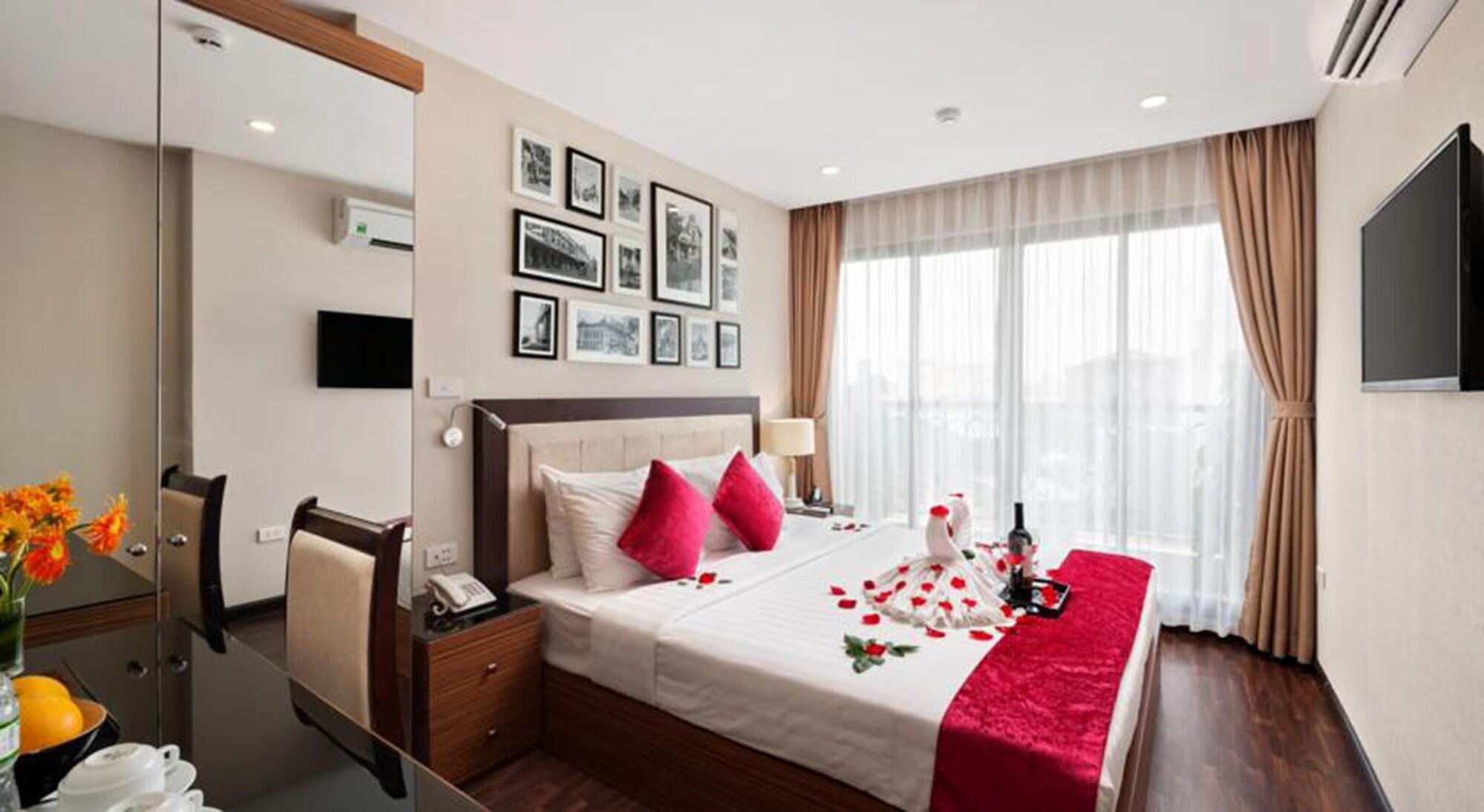 Golden Moon Suite Hotel Hanoi Buitenkant foto