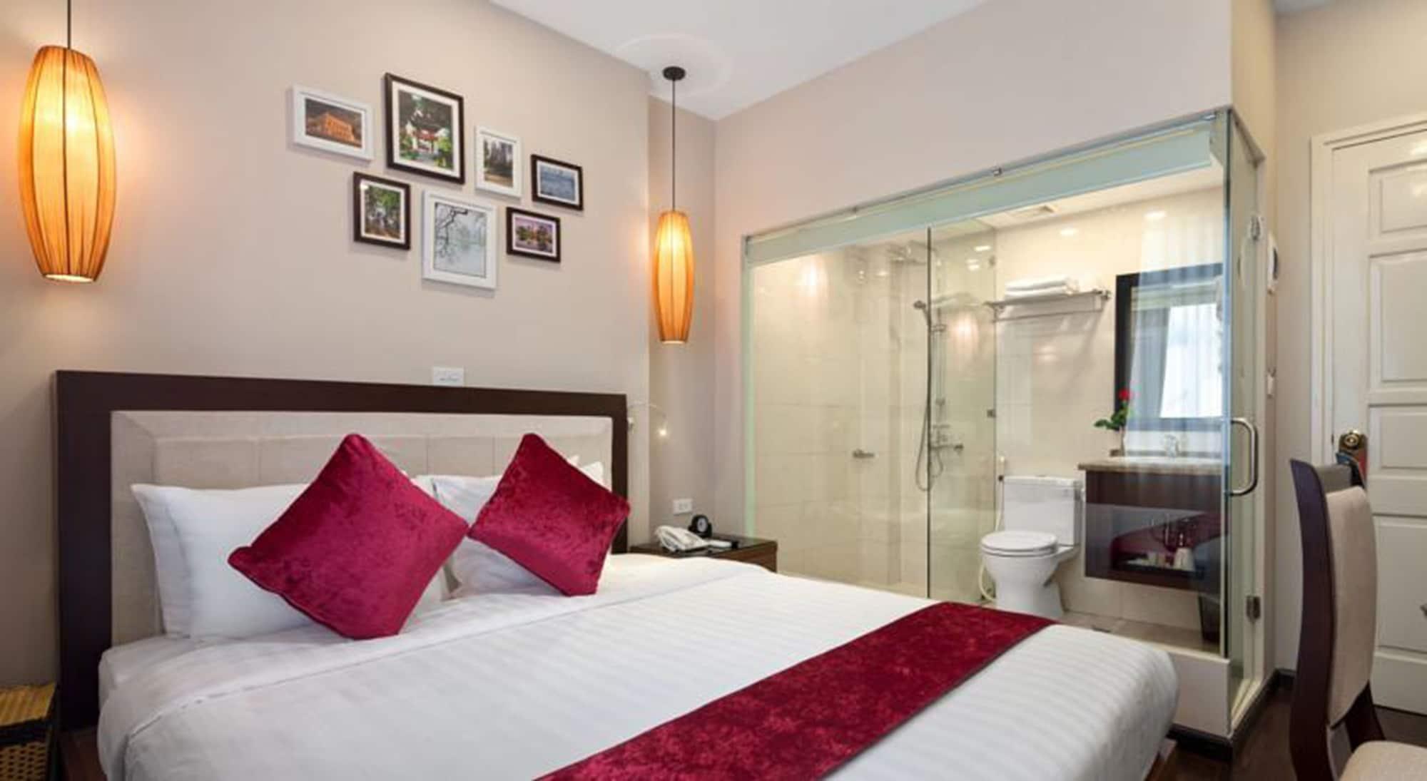 Golden Moon Suite Hotel Hanoi Buitenkant foto