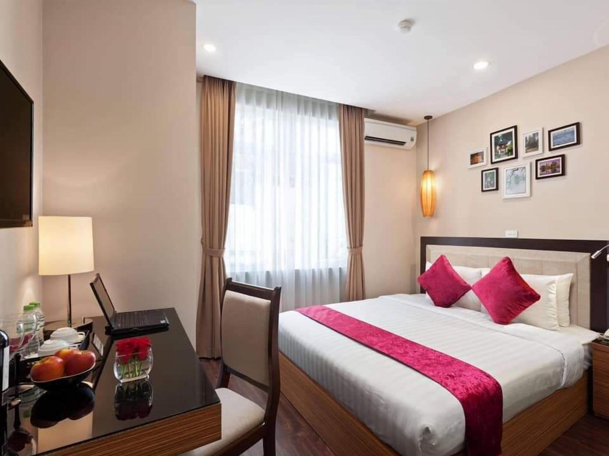 Golden Moon Suite Hotel Hanoi Buitenkant foto