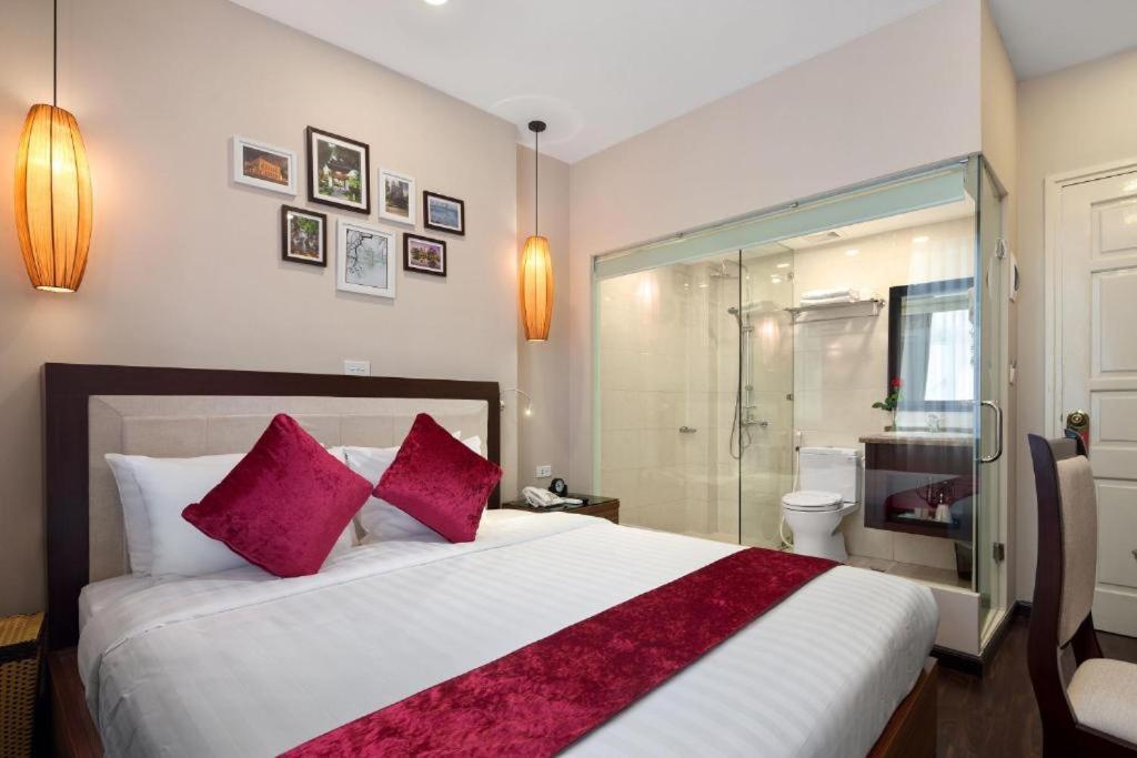 Golden Moon Suite Hotel Hanoi Buitenkant foto